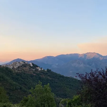 Avec Jardin Et Terrasse Apartamento Venaco (Corsica)